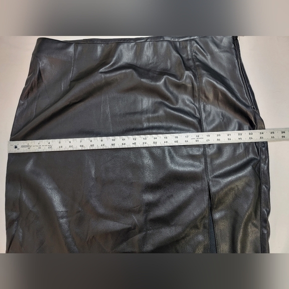 LIVERPOOL LOS ANGELES Faux Leather Pencil Skirt in Black Women's Size 20 - Picture 3 of 12